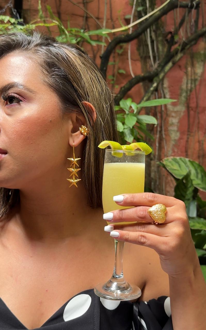 3- Star hook earrings/ Aretes de gancho 3 Estrellas