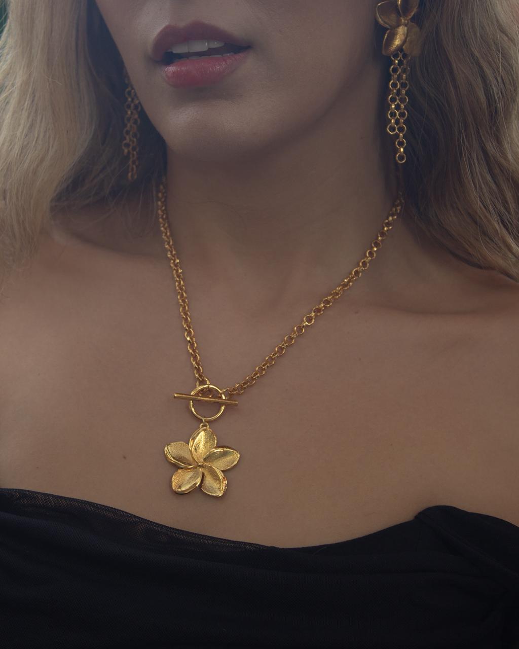 Chain Blooms With Me/ Cadena Florece Conmigo